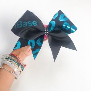 I base cheer bow